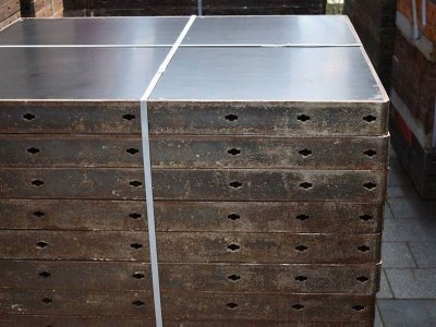80 m² Paschal Raster H 100 cm, Schalhaut neu